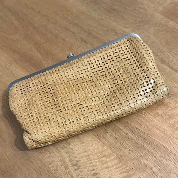 HOBO The Original Textured Floral Leather Clip Frame Wallet - Picture 3 of 8